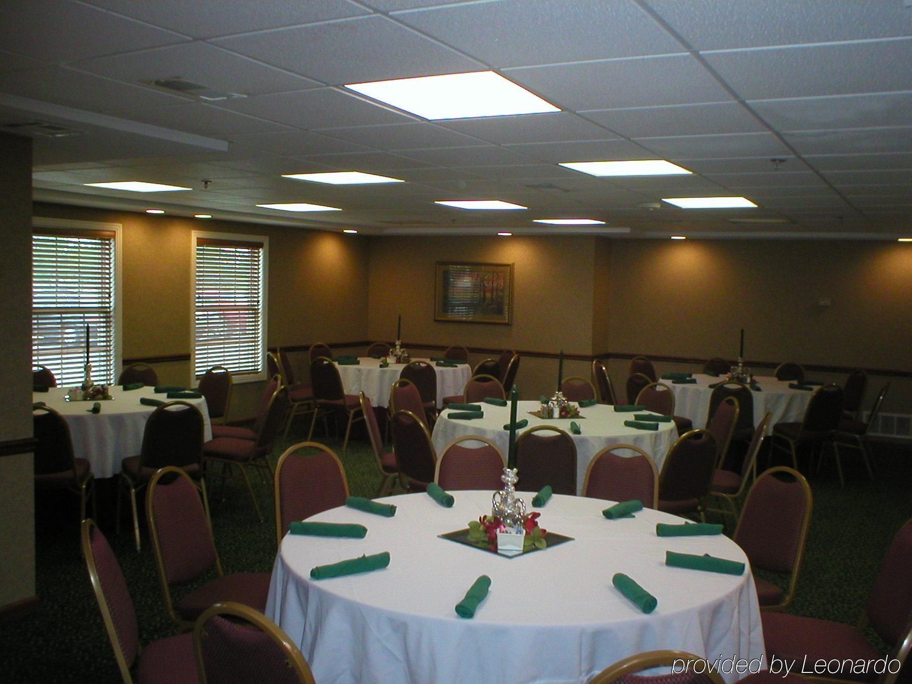 Homewood Suites By Hilton Kansas City Airport Restoran gambar